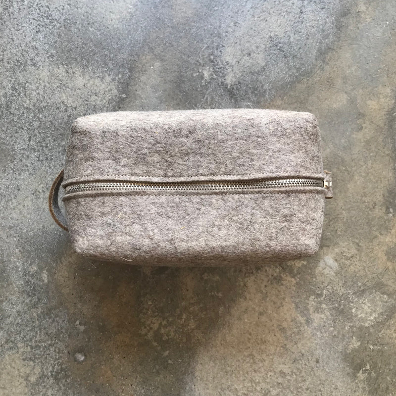 Wool Felt Travel Pouch | Retrosaria