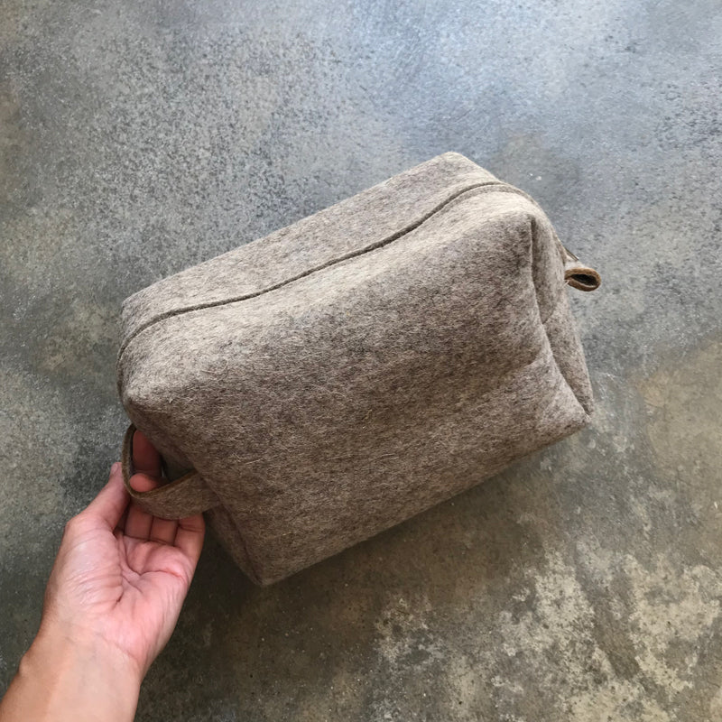 Wool Felt Travel Pouch | Retrosaria